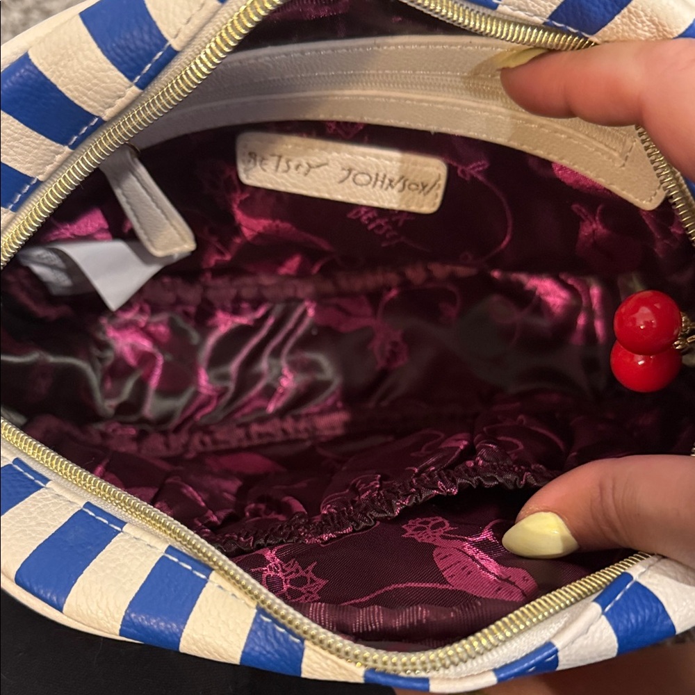Betsey Johnson Striped Navy & White Crossbody Bag with Red Bow Accent purse - Picture 7 of 9